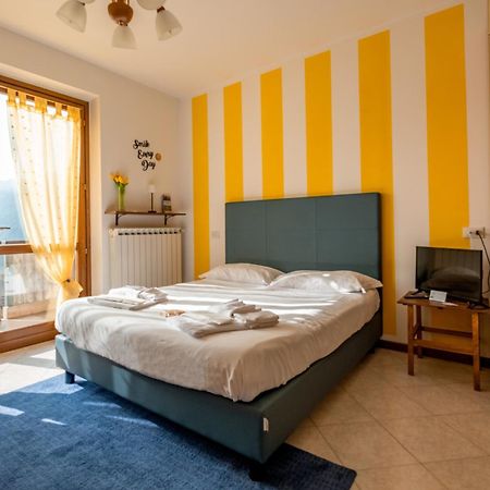 Happy Guest Apartments - Lake Panorama & Pool リーヴァ・ディ・ソルト エクステリア 写真